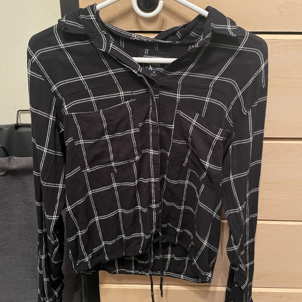 Black and white button up long sleeve flannel